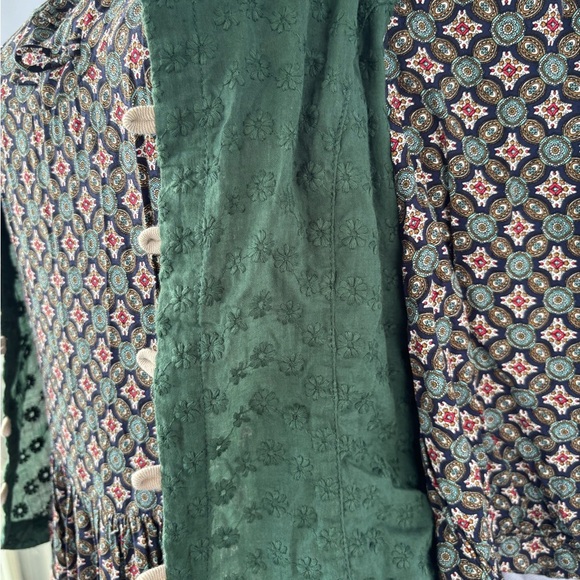 Green and Black Tiered Bustier Sundress with Cuffed Sleeves - Picture 6 of 16